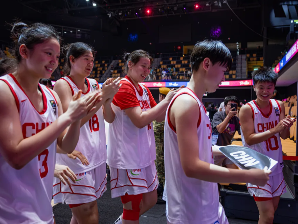 11分钟9中9创五纪录！16岁孙晗昀成国青第一箭头 邵婷接班人是她？